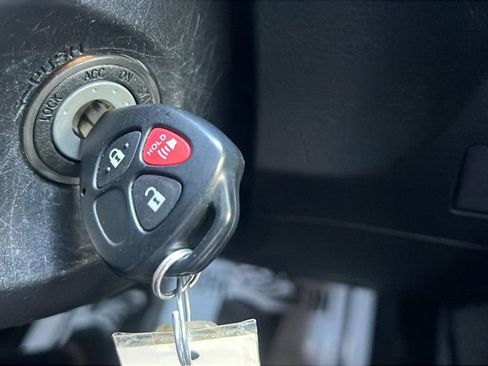 Used 2018 Toyota 4Runner SR5 AWD/4WD image 22