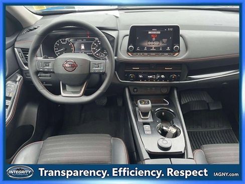 Certified 2025 Nissan Rogue SV image 13