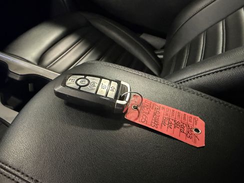 Used 2023 Ford Edge SEL w/ Convenience Package image 11