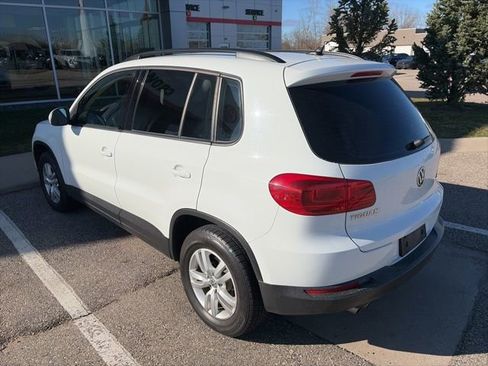 Used 2017 Volkswagen Tiguan S image 9