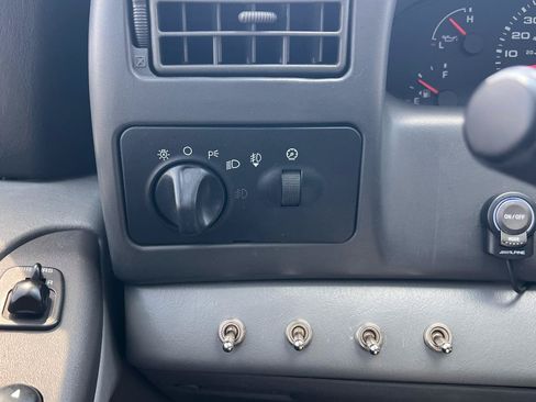Used 2004 Ford F350 Lariat AWD/4WD image 23