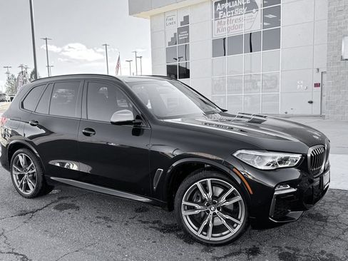 Used 2020 BMW X5 M50i image 2
