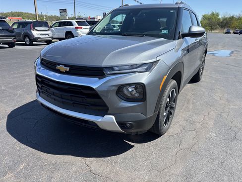 Used 2021 Chevrolet TrailBlazer LT w/ Premium Seating Package AWD/4WD image 10