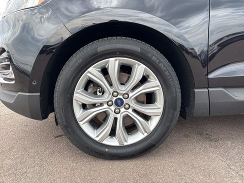 Used 2020 Ford Edge Titanium w/ Equipment Group 301A AWD/4WD image 9
