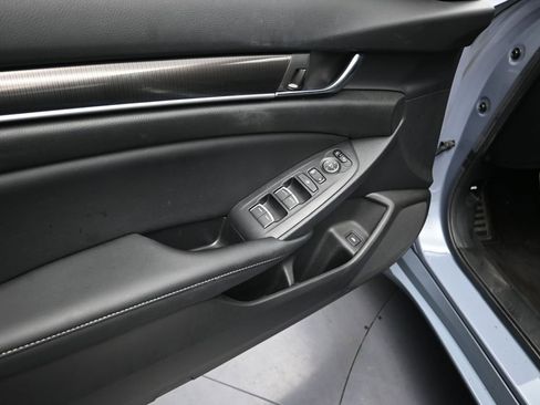 Used 2021 Honda Accord Sport image 11