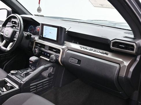 Used 2024 Toyota Tacoma TRD Sport image 30