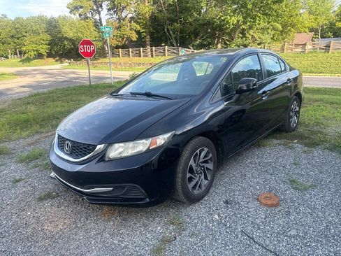 Used 2013 Honda Civic LX image 2