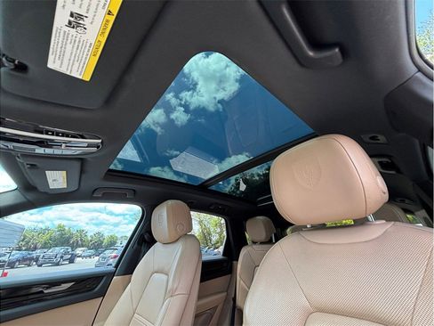 Used 2020 Porsche Cayenne AWD/4WD image 37