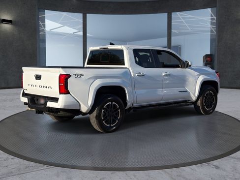 Used 2026 Toyota Tacoma TRD Sport w/ TRD Sport Upgrade Package AWD/4WD image 6