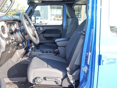 New 2026 Jeep Gladiator Sport image 13