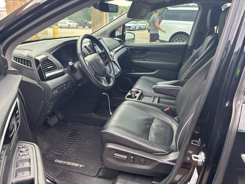 Used 2023 Honda Odyssey Elite image 5
