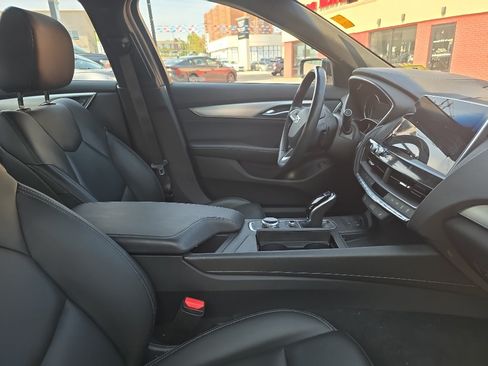 Used 2021 Cadillac CT5 Luxury w/ Cold Weather Package RWD image 9
