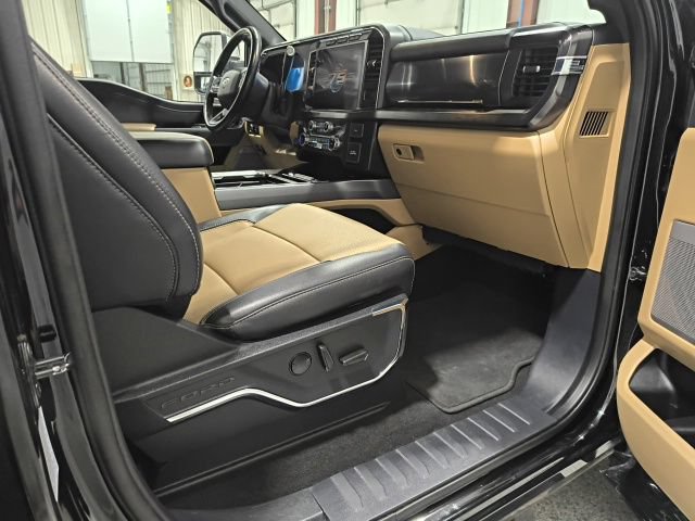 Used 2023 Ford F350 Lariat w/ Lariat Ultimate Package AWD/4WD image 12