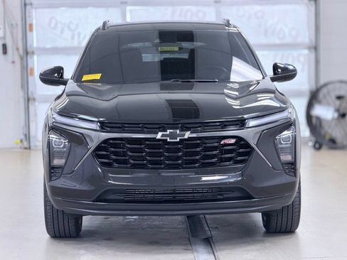 Used 2025 Chevrolet Trax RS w/ Driver Confidence Package FWD image 2