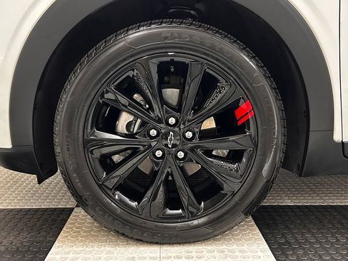 Used 2023 Chevrolet Bolt EUV Premier w/ Sun & Sound Package FWD image 8