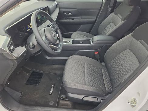Certified 2025 Nissan Kicks SV image 14