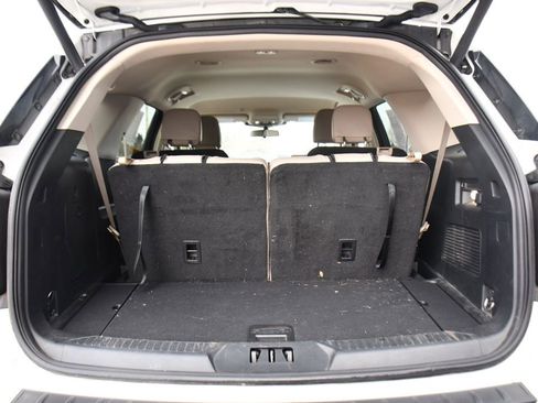 Used 2022 Ford Explorer XLT w/ Equipment Group 202A image 19