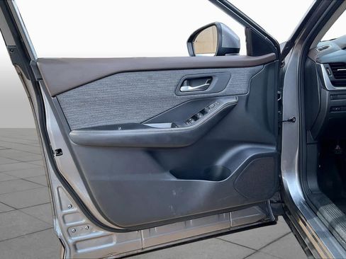 Used 2023 Nissan Rogue SV FWD image 19