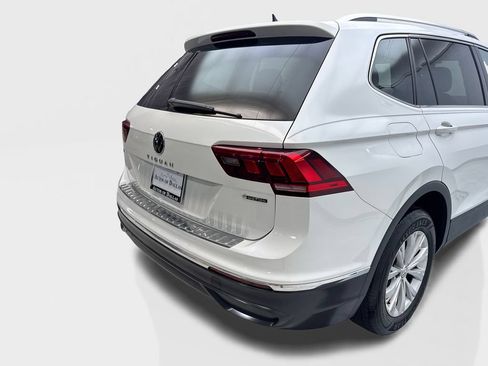 Used 2023 Volkswagen Tiguan SE AWD/4WD image 18