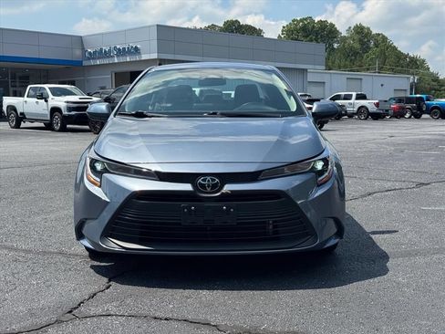 Used 2025 Toyota Corolla LE FWD image 8