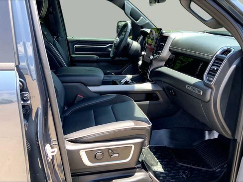Used 2025 RAM 1500 Laramie w/ Night Edition AWD/4WD image 9