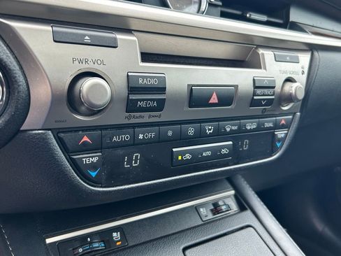 Used 2017 Lexus ES 350 w/ Premium Package FWD image 35