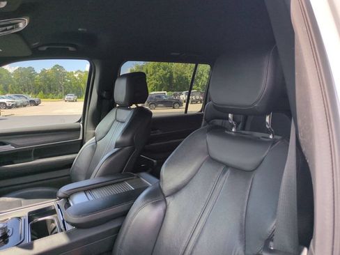 Used 2024 Jeep Wagoneer Series II w/ Flexible Seating Group RWD image 14