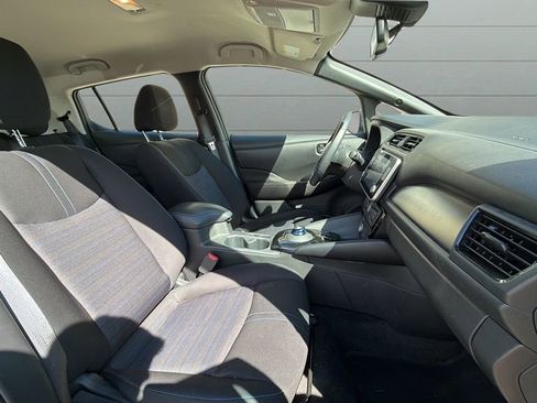 Used 2025 Nissan Leaf SV Plus image 31