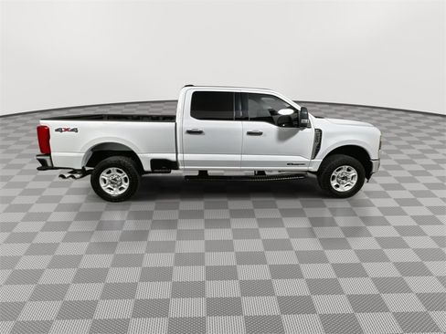 Used 2025 Ford F250 XLT image 9