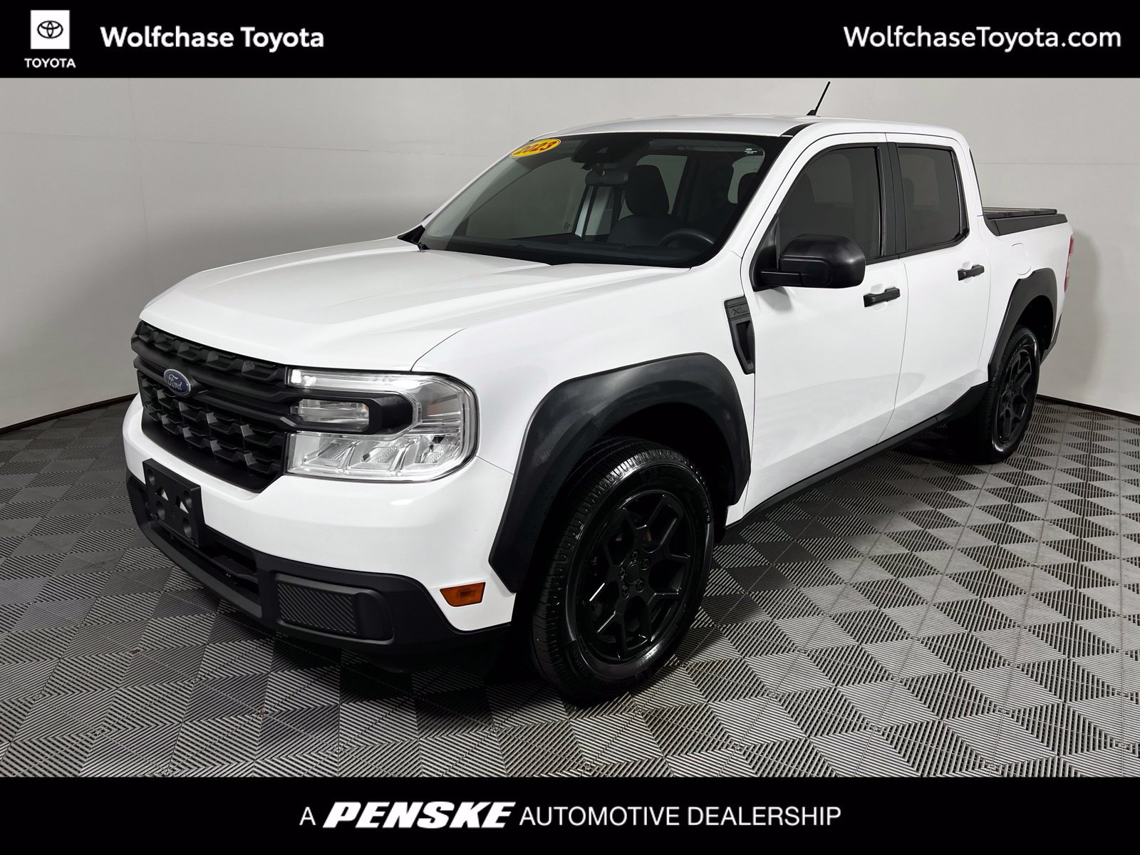 Used 2023 Ford Maverick XL FWD image 1