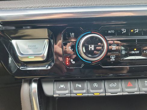 Used 2023 GMC Sierra 1500 Denali w/ Denali Reserve Package image 24