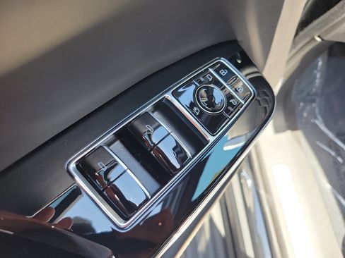Certified 2025 Cadillac Escalade Sport Platinum AWD/4WD image 18