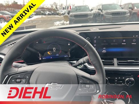 Used 2025 Chevrolet Trax RS image 13
