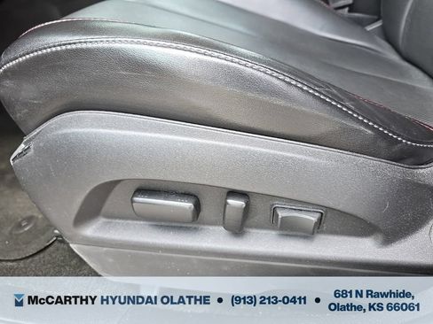 Used 2017 Chevrolet Equinox Premier w/ Enhanced Convenience Package AWD/4WD image 11