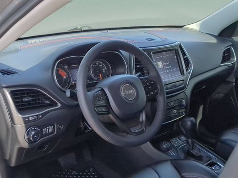 Used 2023 Jeep Cherokee Trailhawk w/ Trailer Tow Group AWD/4WD image 19