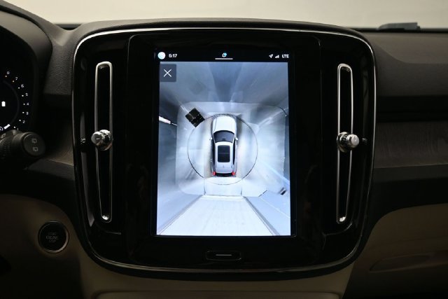 Used 2024 Volvo XC40 B5 Ultimate AWD/4WD image 20