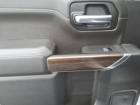 Used 2022 Chevrolet Silverado 1500 LT Trail Boss w/ Convenience Package II image 15