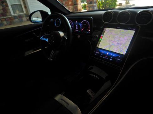 Used 2024 Mercedes-Benz GLC 300 4MATIC image 18