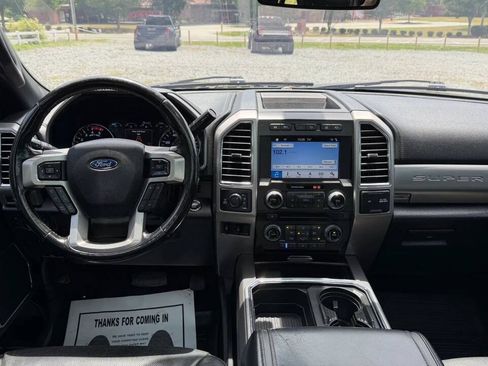 Used 2018 Ford F250 Platinum w/ Platinum Ultimate Package AWD/4WD image 17
