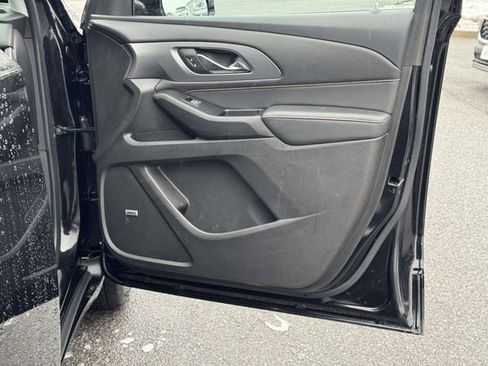 Used 2018 Chevrolet Traverse Premier image 10