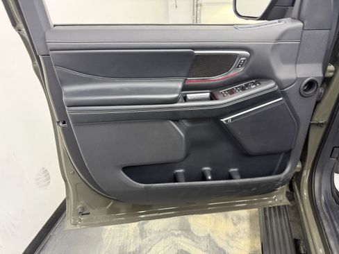Used 2025 Ford Expedition Platinum w/ Platinum Ultimate Package AWD/4WD image 10