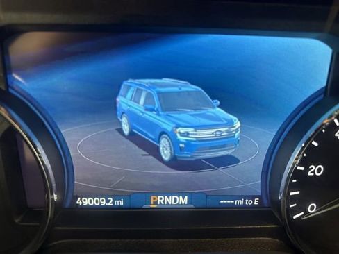 Used 2024 Ford Expedition Limited image 13