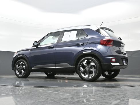 Certified 2025 Hyundai Venue Limited image 28