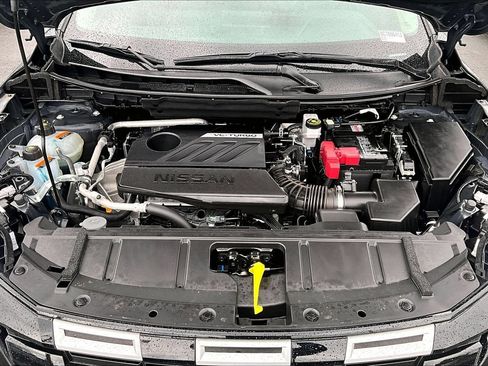 Used 2025 Nissan Rogue SV AWD/4WD image 29