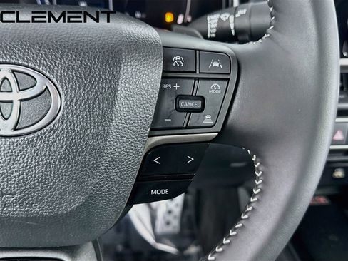 Used 2025 Toyota Camry SE w/ Convenience Package FWD image 17