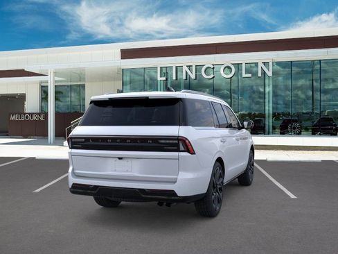 New 2026 Lincoln Navigator Reserve AWD/4WD image 8