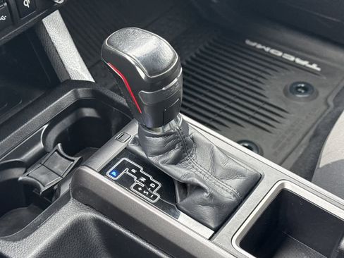 Used 2020 Toyota Tacoma TRD Off-Road image 21