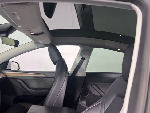 Used 2024 Tesla Model Y Long Range image 21