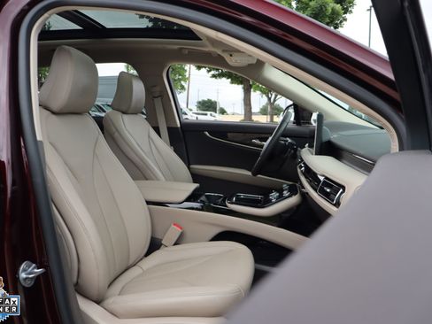 Used 2023 Lincoln Nautilus Reserve AWD/4WD image 31