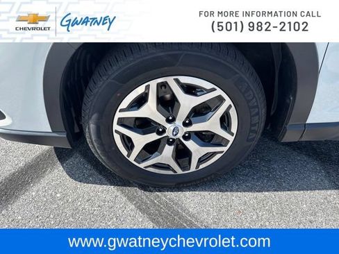 Used 2024 Subaru Forester Premium AWD/4WD image 9